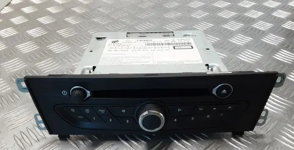 Renault Latitude (L70) Radio/CD/DVD/GPS head unit 281150048R 7640073591