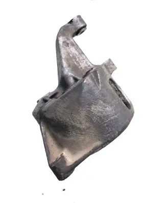 Volkswagen PASSAT B4 Engine mounting bracket 028145523B