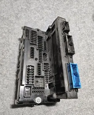 BMW 5 F10 F11 Fuse module 9252815 08050861 317033442