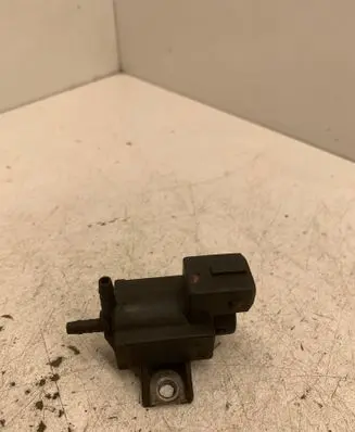 Toyota Corolla Verso E121 Vacuum valve 72828606 T0T01A 258600R010