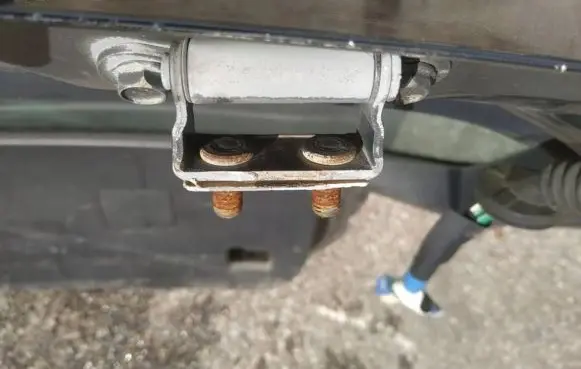 Toyota Corolla E120 E130 Tailgate/trunk/boot hinge