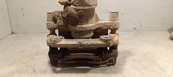 Ford Kuga II Rear brake caliper