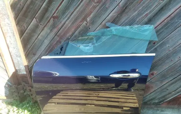 Maserati Ghibli Front door