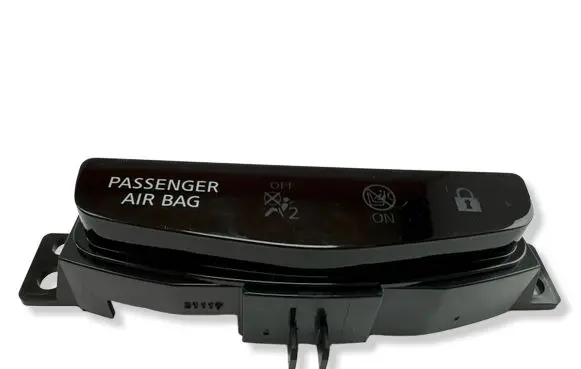 Nissan Juke II F16 Passenger airbag on/off switch 
