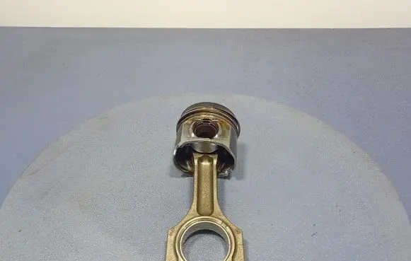 BMW 7 F01 F02 F03 F04 Piston 