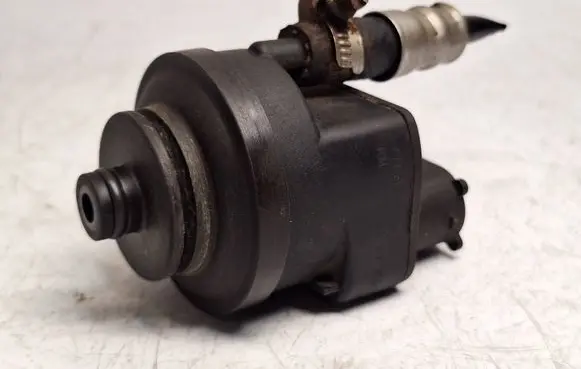 BMW 5 E60 E61 Fuel filter heater 7788702 13327788702