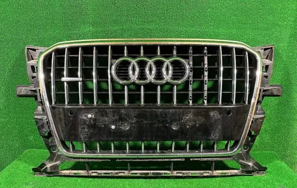 Audi Q5 SQ5 8R Front bumper upper radiator grill 8R0853651R