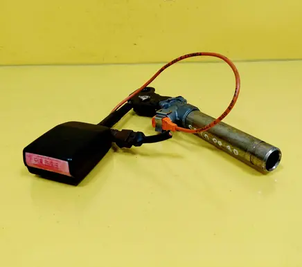Citroen Saxo Front seatbelt C5880