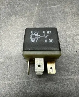 Audi A4 S4 B6 8E 8H Other relay 431951253H PA66GF30