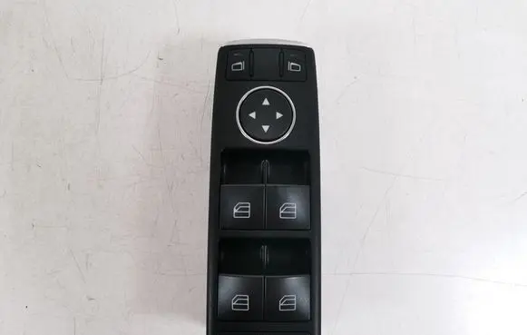 Mercedes-Benz C W204 Electric window control switch A2048703458