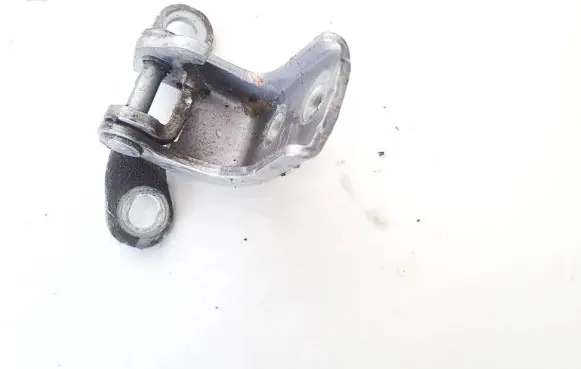 Honda CR-V Rear door lower hinge