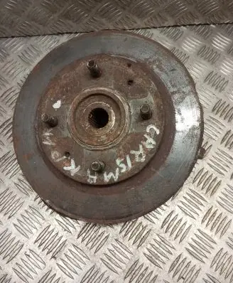 Mitsubishi Carisma Front wheel hub
