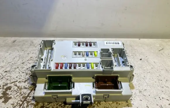 Jeep Cherokee Fuse module 68236670AG 503441540305 TKLJV110526238