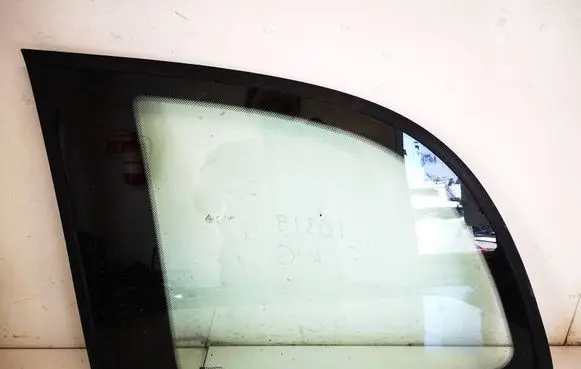 Opel Zafira A Rear side window 90579311 90579313