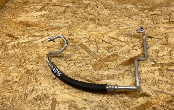 Nissan Pulsar Air conditioning (A/C) pipe/hose 924903ZN0A