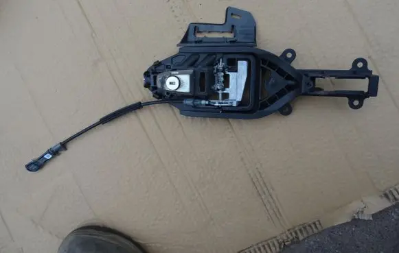 Ford Kuga III Front door exterior handle/bracket LV4BS219A65AK