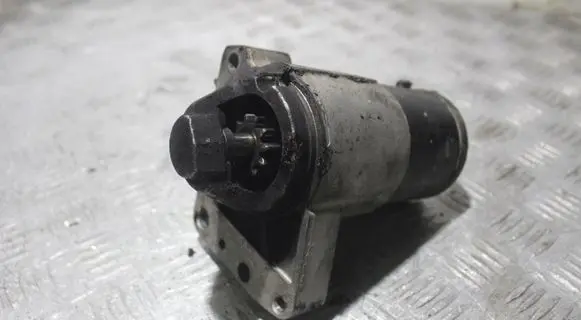 Peugeot 207 Starter motor M000T32271ZE