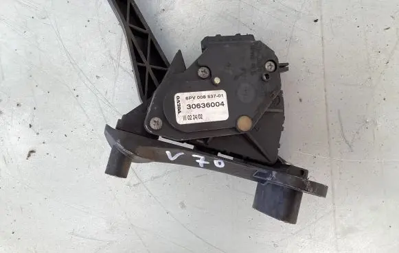 Volvo V70 Accelerator throttle pedal 30636004