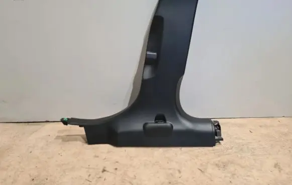 (B) pillar trim (bottom)