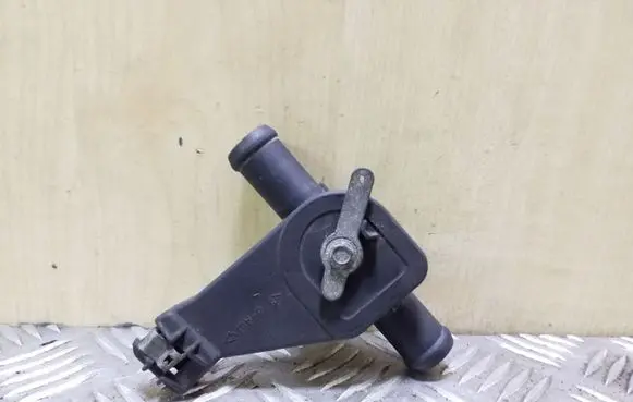 Volkswagen Transporter - Caravelle T4 Coolant heater control valve 701819809D