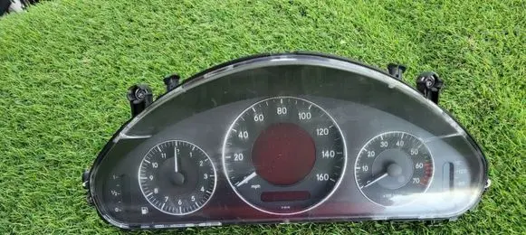 Mercedes-Benz E W211 Speedometer (instrument cluster) A2115409911 A2115405111