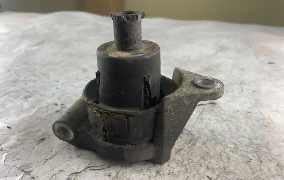 Opel Zafira A Gearbox mount 09191558