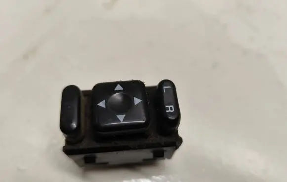 Subaru Legacy Wing mirror switch