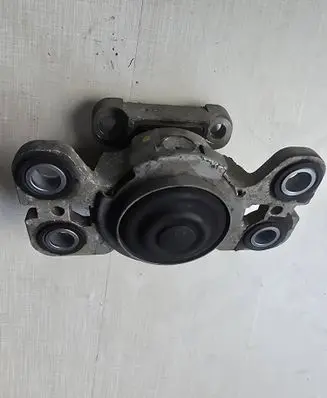 Volvo V60 Engine mount bracket P4fpab101110