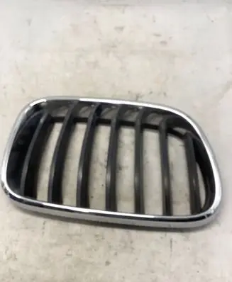 BMW X3 F25 Front bumper upper radiator grill 7210726