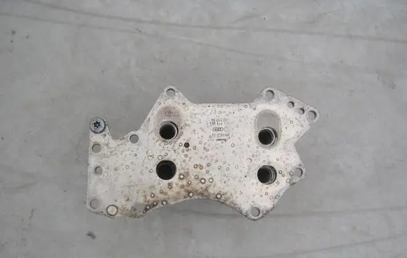 Audi Q7 4L Oil filter mounting bracket 059117021K