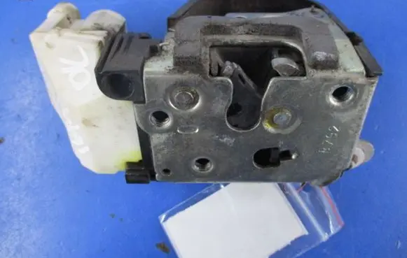 Alfa Romeo 147 Front door lock