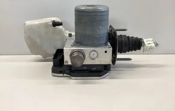 Land Rover Evoque II ABS Pump M8D22D522AH
