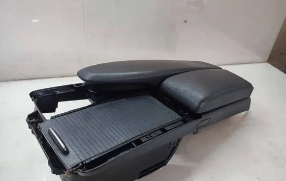 Mercedes-Benz C W204 Armrest A2046801339