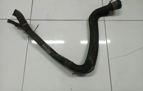 Toyota Corolla E120 E130 Fuel tank filler neck pipe 