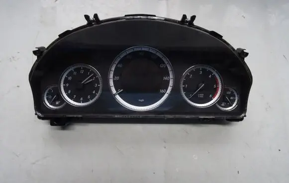 Mercedes-Benz E W212 Speedometer (instrument cluster) 2129001210 A2129001210