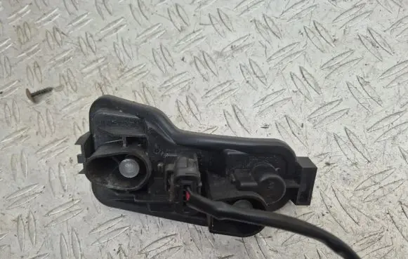 Nissan Qashqai+2 Tail light bulb cover holder 89503174