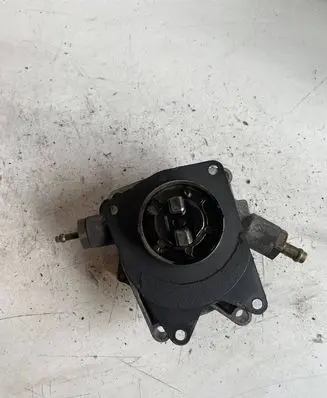 Chevrolet Captiva Vacuum pump 9140307520