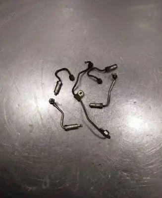 Nissan Navara D40 Fuel injector supply line/pipe 
