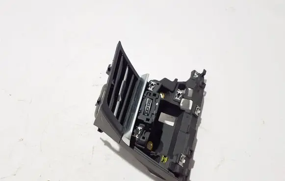 Audi Q7 4M Dashboard side air vent grill/cover trim 4M8820901H