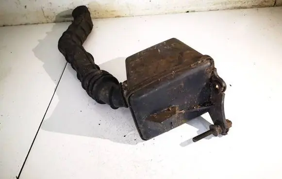 Intake resonator