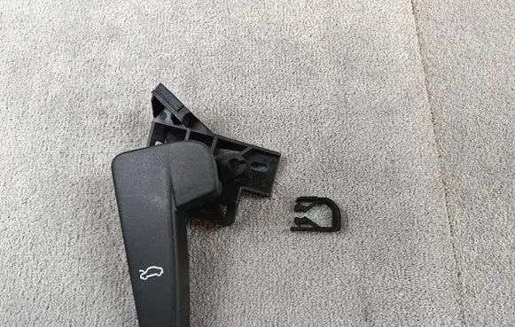 Volkswagen Arteon Shooting Brake Engine bonnet (hood) release handle 3G0823533