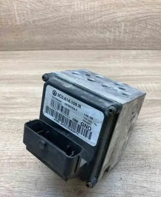 Volkswagen PASSAT B6 ABS Pump 3C0614109N 16705904