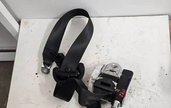 Volkswagen PASSAT B6 Front seatbelt 34032207A 0206002326