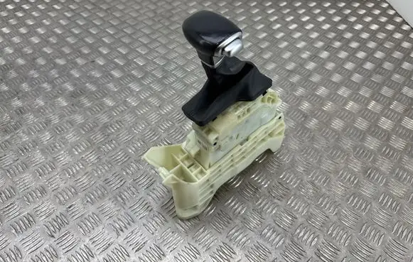 KIA Sportage Gear shifter/selector 46701D4430