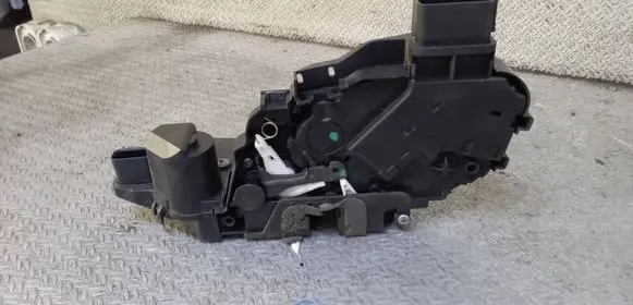 Ford Kuga I Front door lock 8V4AS21813BA