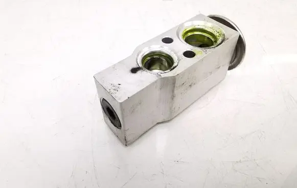 Fiat Scudo Air conditioning (A/C) expansion valve A311001E0 522090909G