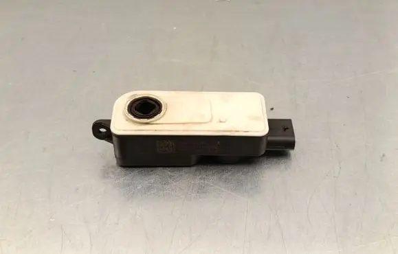 Tesla Model Y Radiator active air flap actuator 115579700