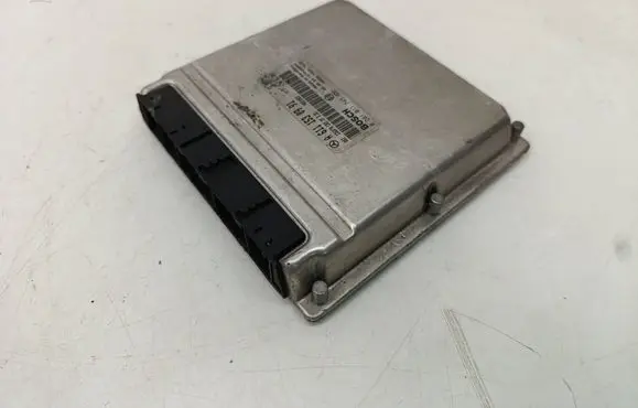 Mercedes-Benz Sprinter W901 W902 W903 W904 Engine control unit/module A6111530991 0281011745