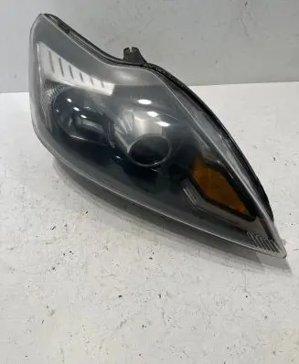 Ford Focus Headlight/headlamp 8M5113D154CE 11802