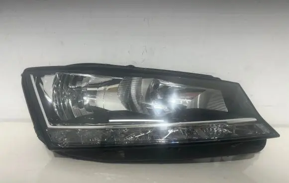 Skoda Fabia Mk3 (NJ) Headlight/headlamp 6V1941016D